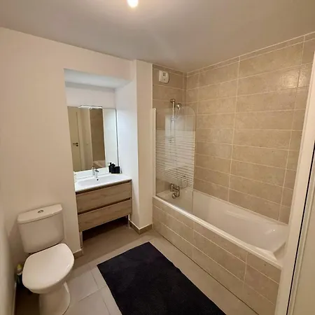 Apartmán Cosy - Standing, Calme, Arbore, Parking, 15 Min De La