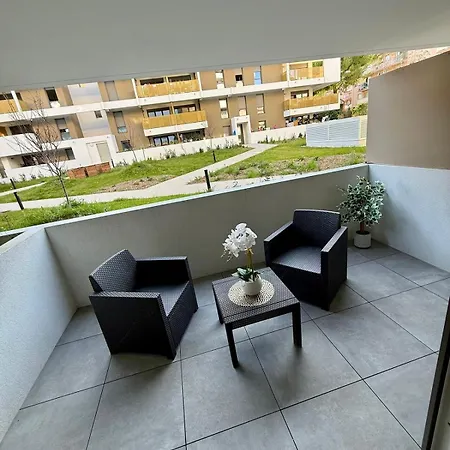 Apartmán Cosy - Standing, Calme, Arbore, Parking, 15 Min De La *