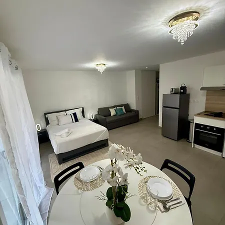 Apartmán Cosy - Standing, Calme, Arbore, Parking, 15 Min De La